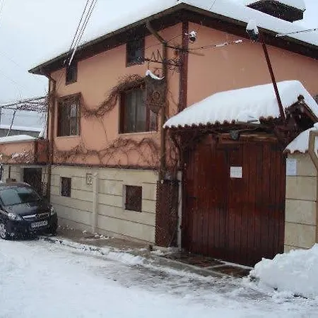Family Markov's House Bratsigovo